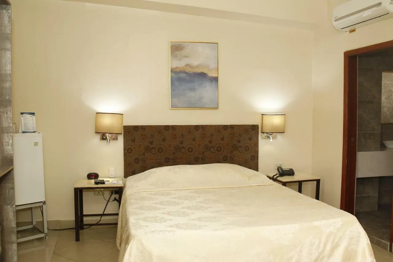 גוויאקיל Hotel Varadero Internacional 3*,